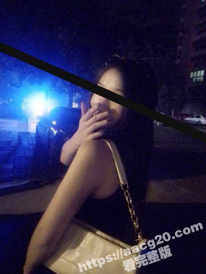推特性瘾体育男SHIOK爆操女友视频曝光 肥臀嫩模一边被操一边舔假屌非常饥渴难耐 丰满身材惹火撩人