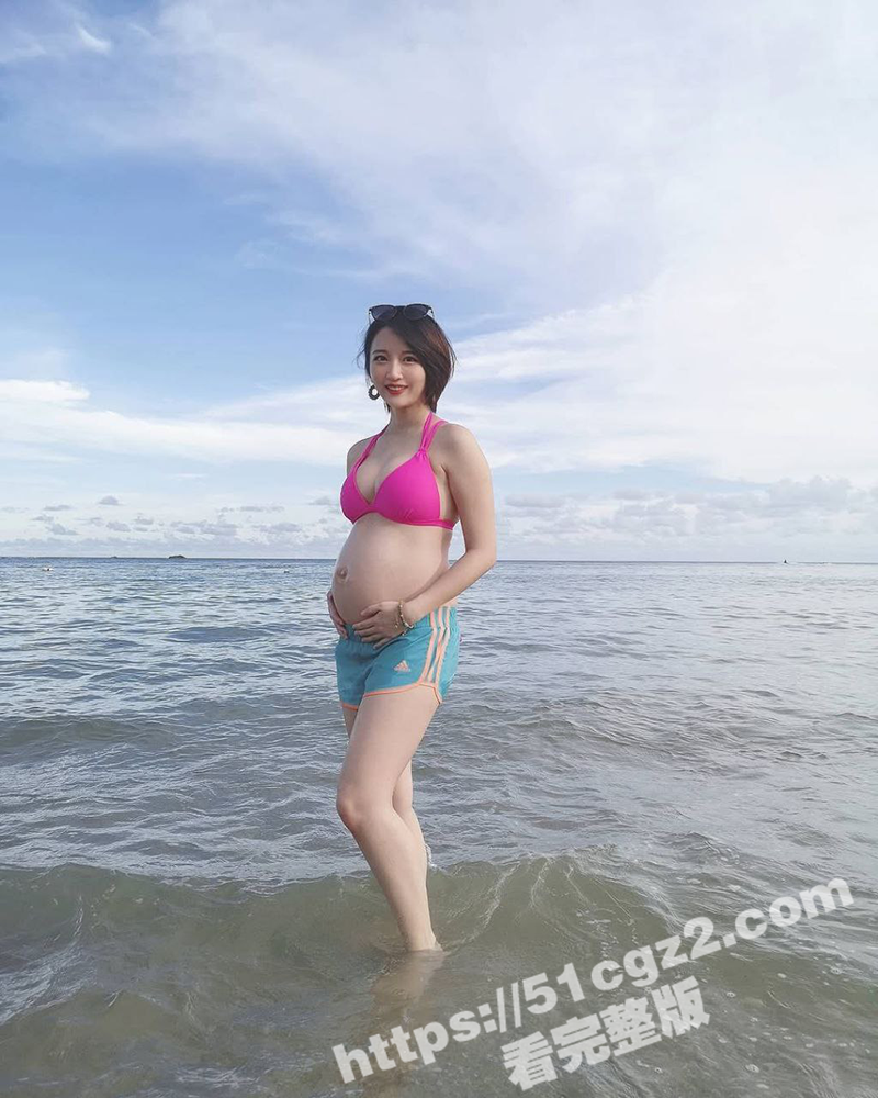 交友软件认识的极品少妇 颜值堪比二线明星的 小骚货孕期就出轨约炮 生完孩子后身材却依然前凸后翘