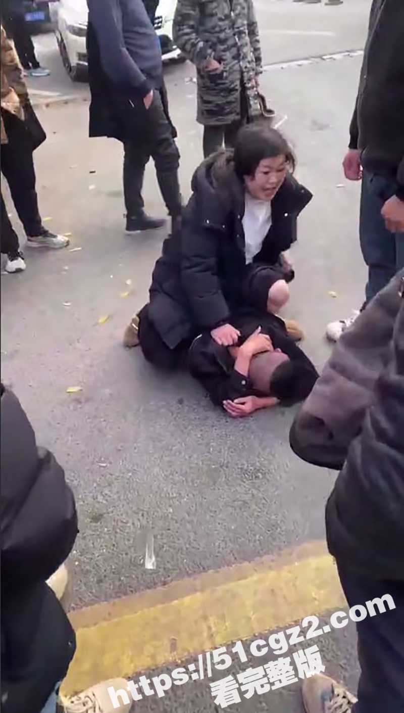 四川绵阳热瓜 中年抠相关图片