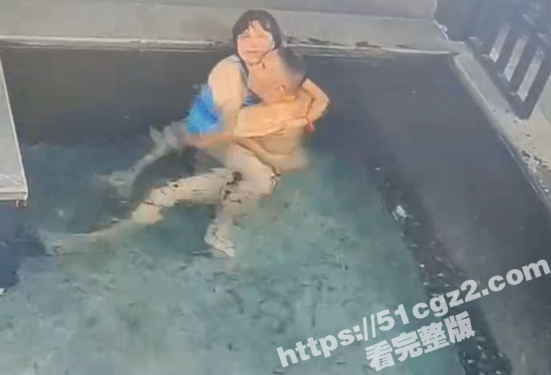 逆天老情侣情到深处在相关图片