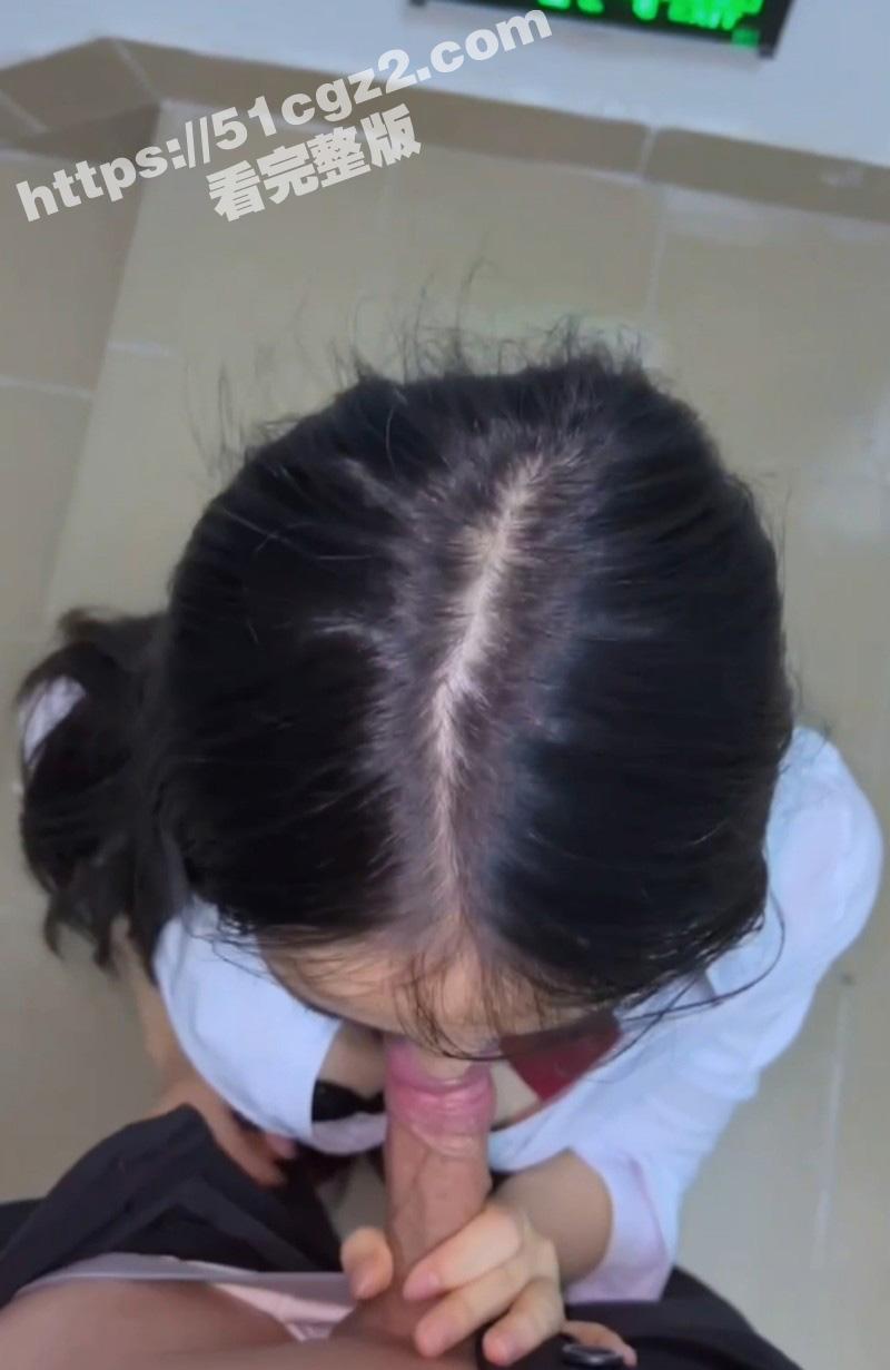 极品娇嫩萝莉遭男友P相关图片