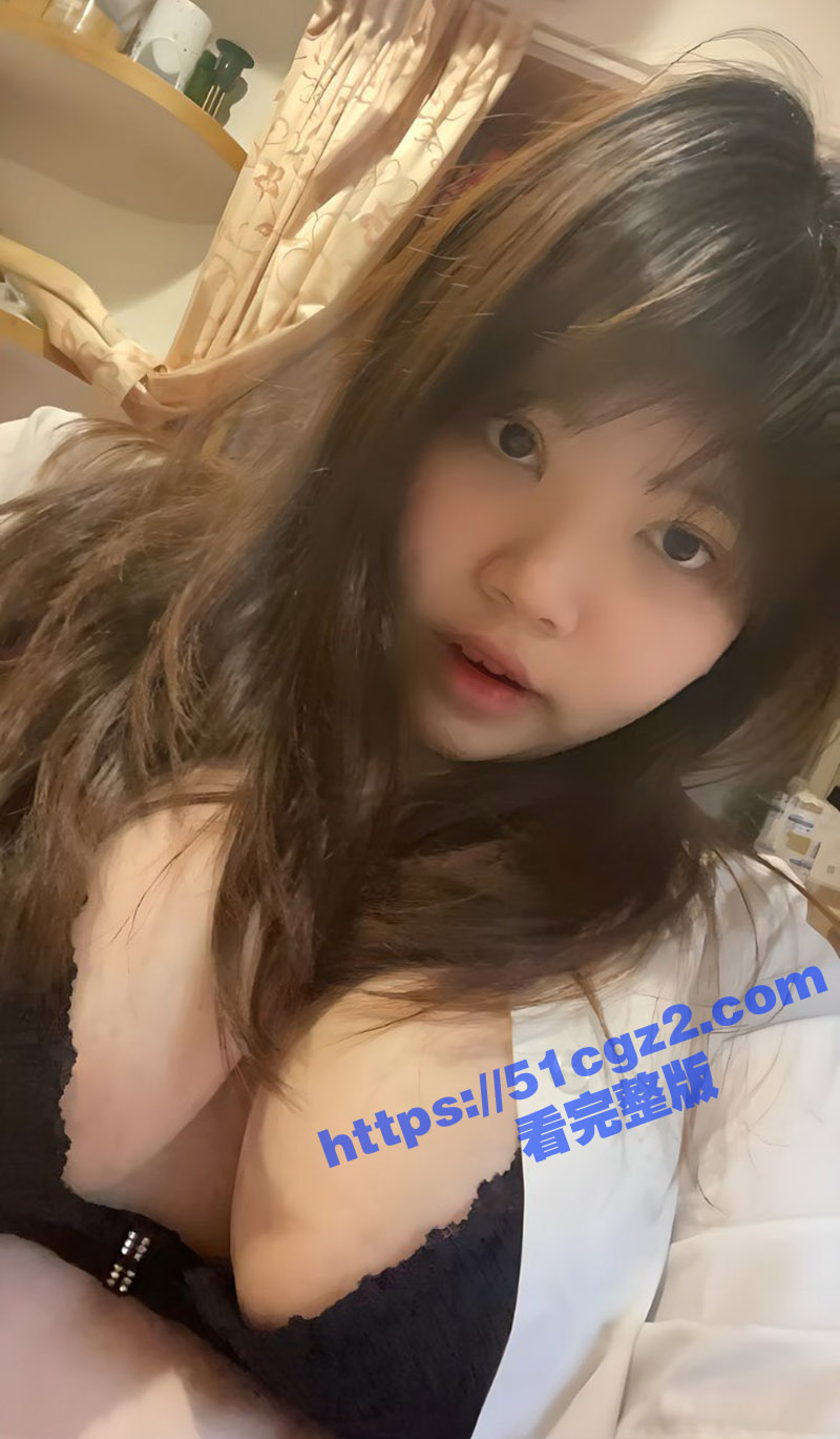 瓜友分享巨乳女友 刘昕怡 刚上大二的爆乳骚逼 自拍露脸裸照 舔奶子自慰勾引 实在是太骚了