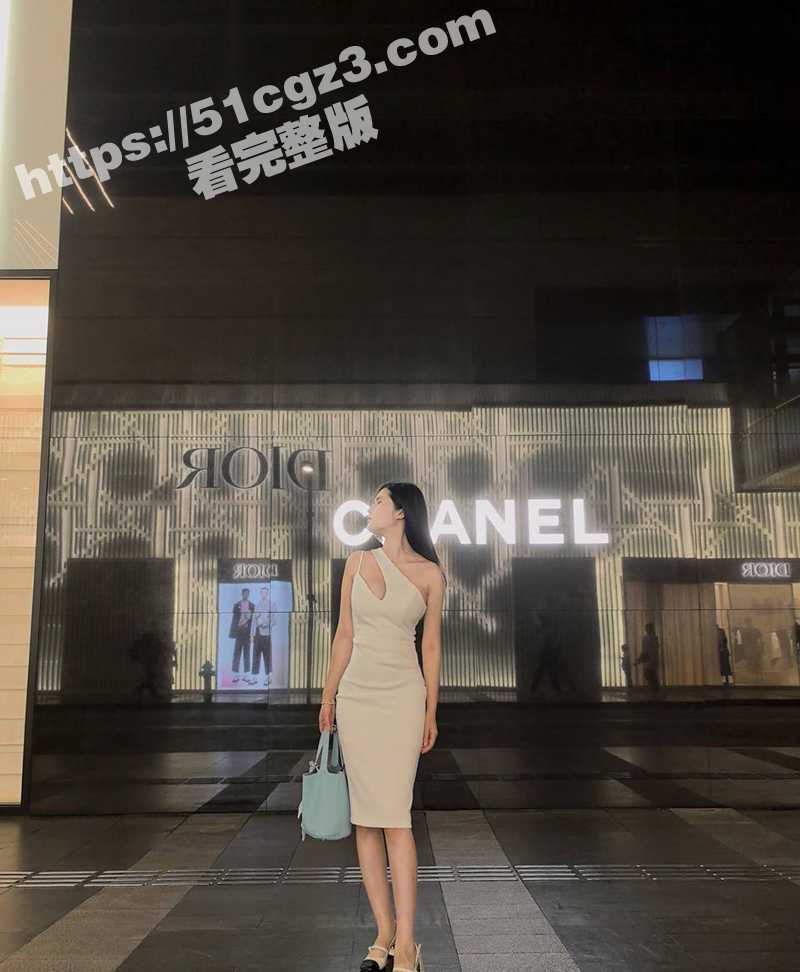 人前贵妇人后荡妇 高相关图片