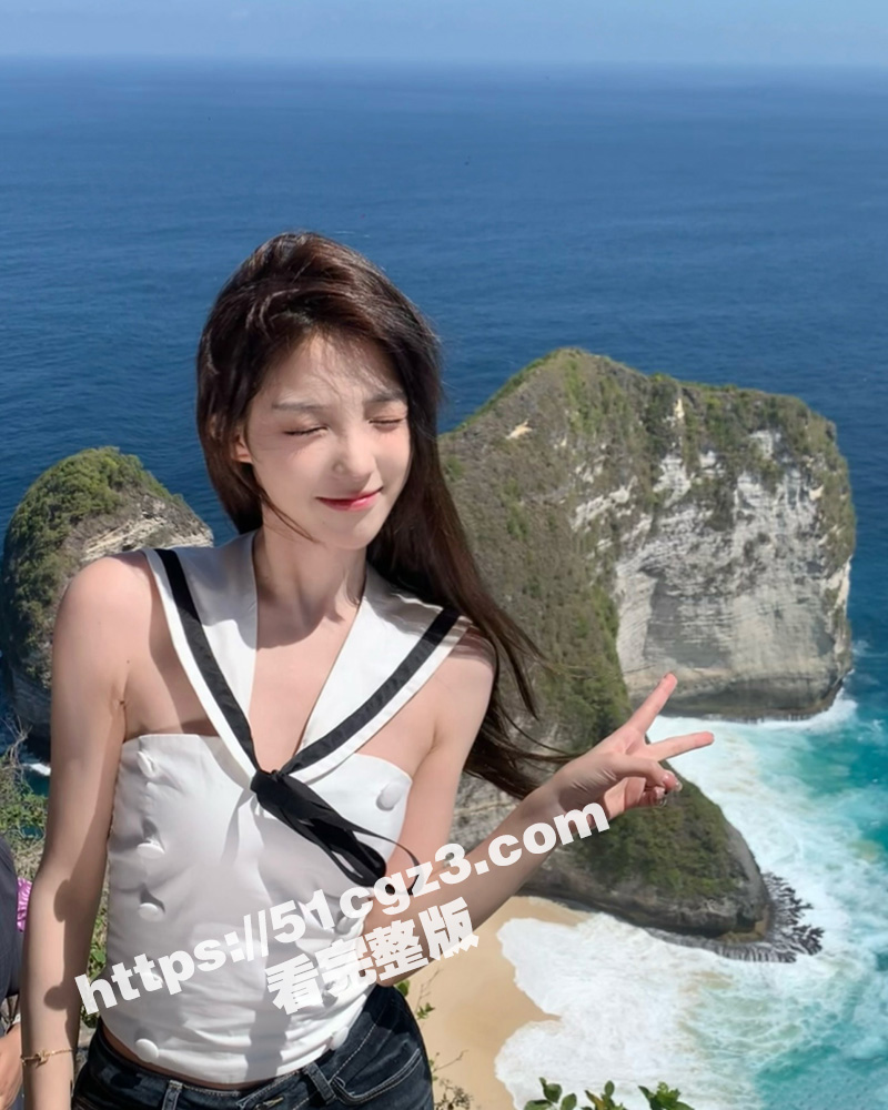 抖音500w粉丝女网红 妙卡 早期与网友裸聊舔屌约炮视频曝光 原来女神也那么骚！