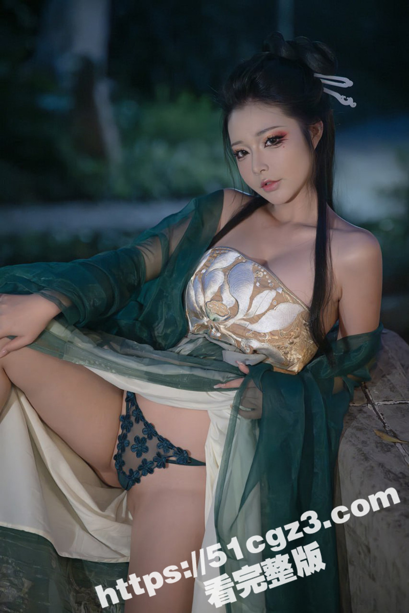 COS界超火女神 y相关图片