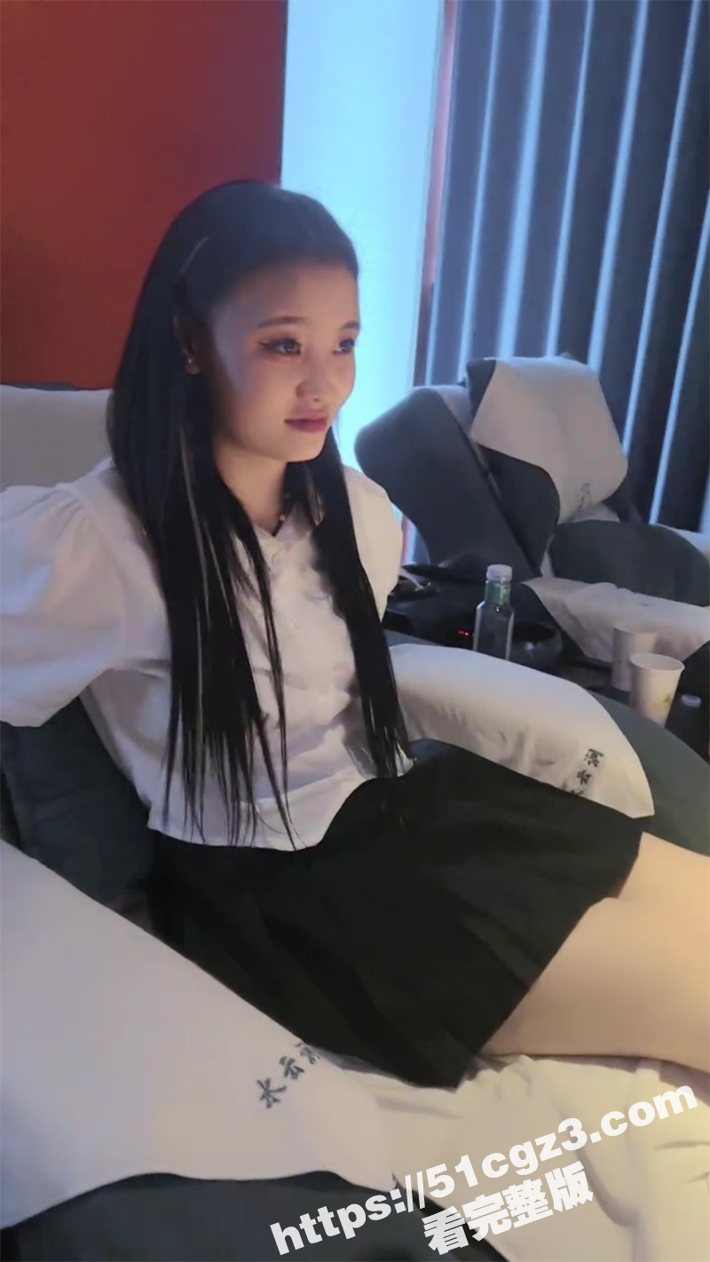 女S主带着可爱小M 相关图片