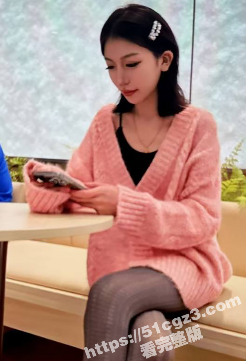 河北石家庄新华区少女 许佳珊 极品美女为捞金下海卖淫 拍露穴视频剃刀刮逼毛勾引男人约炮