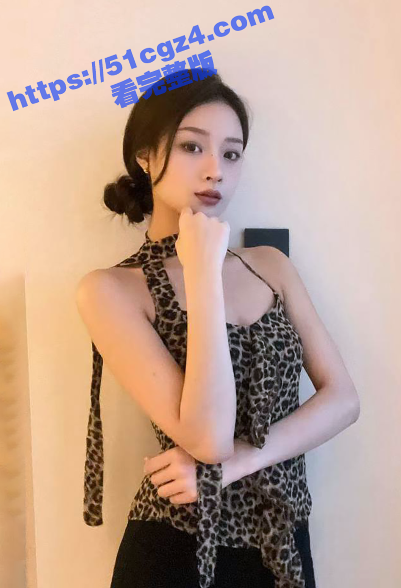上海反差白富美女神 yuri 酒店穿白丝情趣内衣 被男友疯狂调教 无套爆操白虎嫩穴