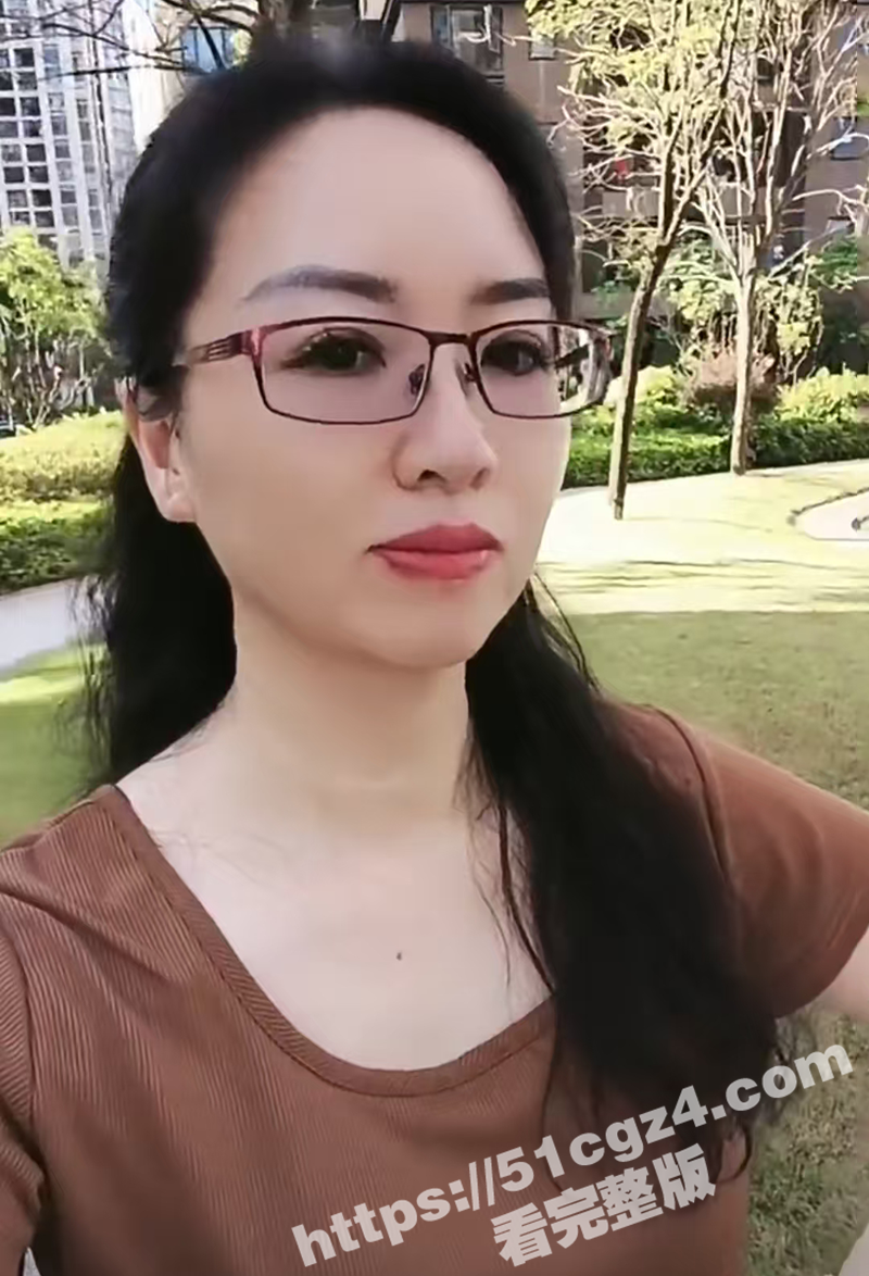 海角社区 教师萍姐与相关图片