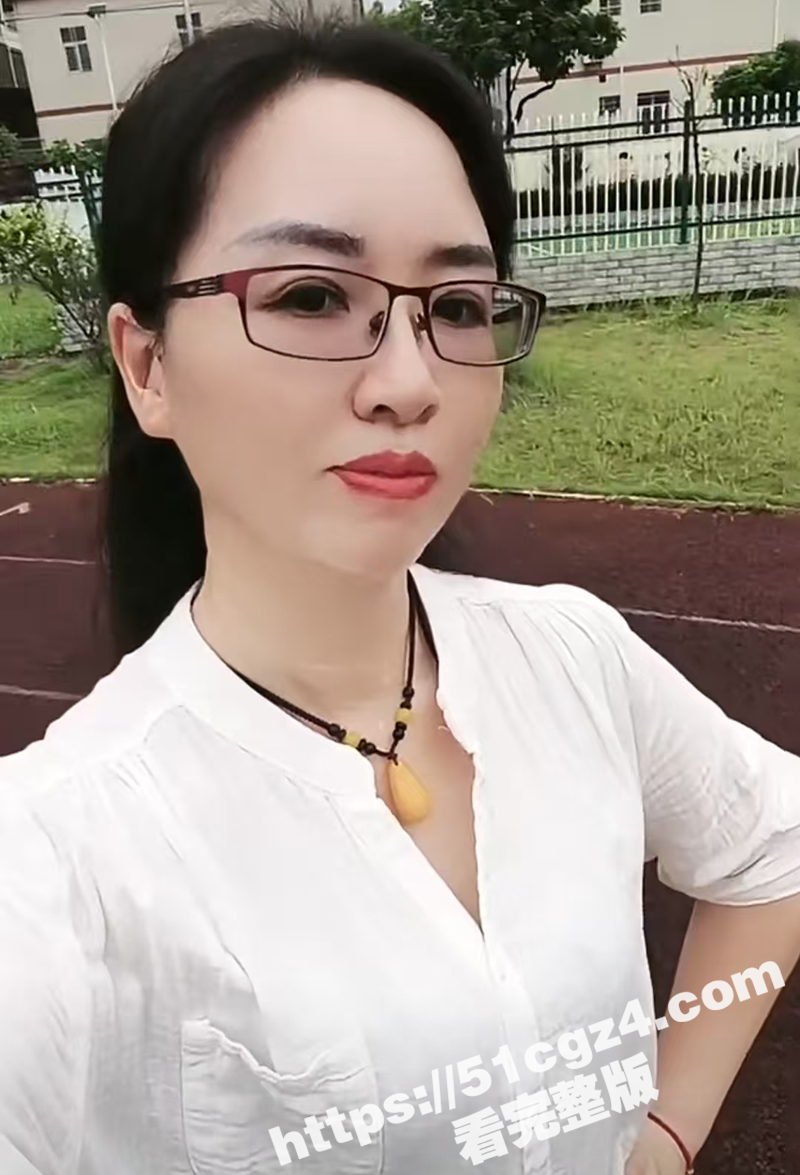 海角社区 教师萍姐与相关图片