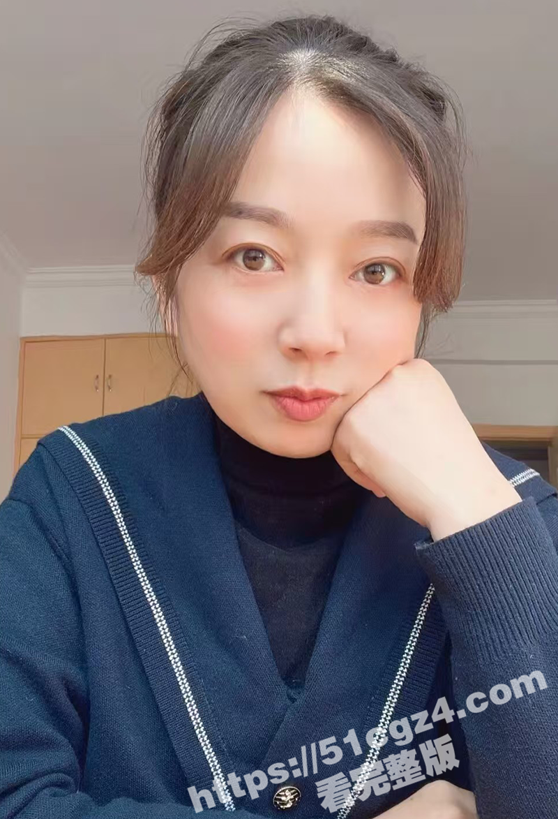 美艳教师 郝彤 勾引相关图片
