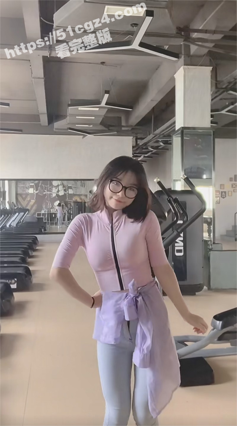 快手17.6万粉网红 周周乖惠 土豪定制福利 道具插穴气质风骚 女上位套屌娇喘淫荡！