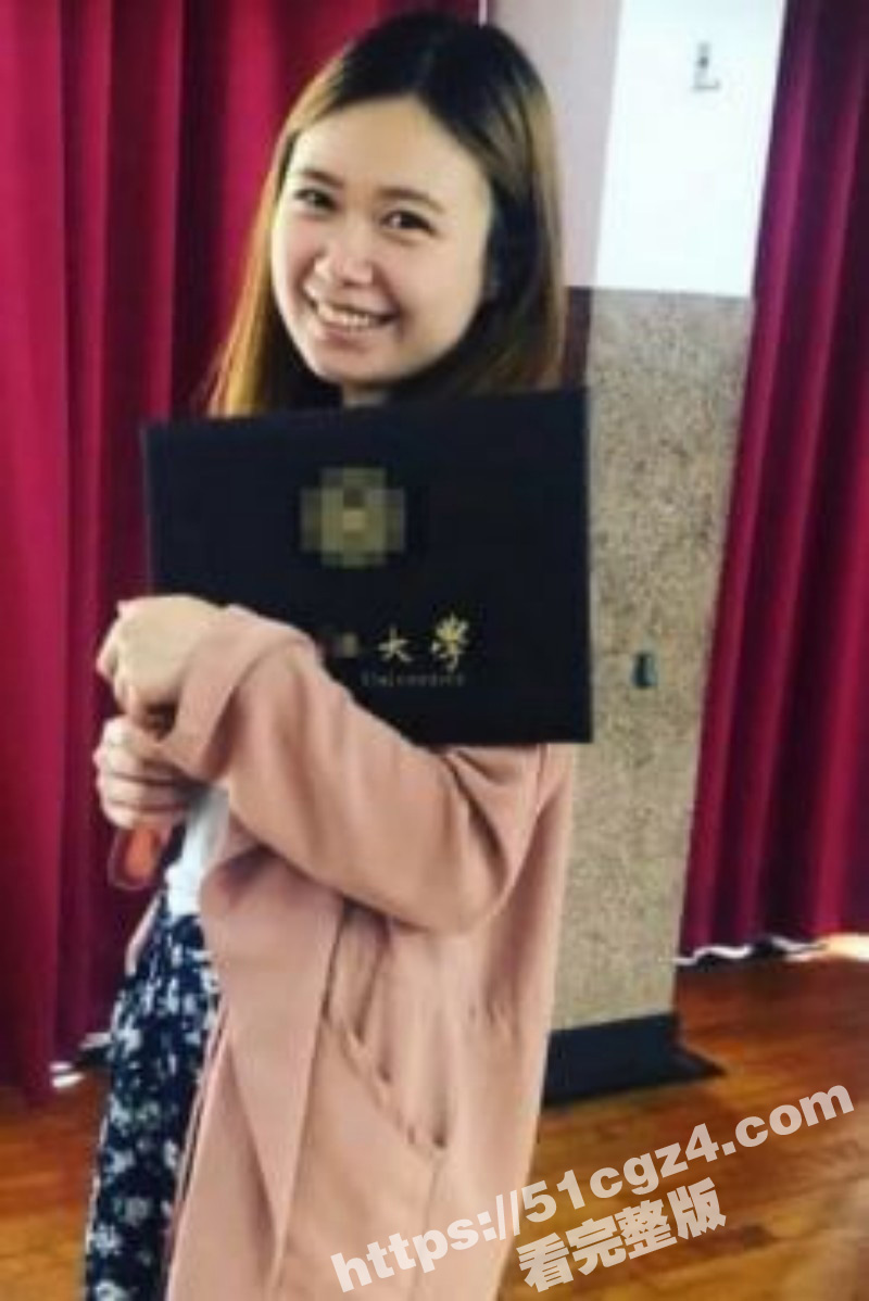 台湾东海大学毕业学姐 刚入职场就展露淫骚本性 酒店约炮含屌舔肛 口技堪比职业婊子！
