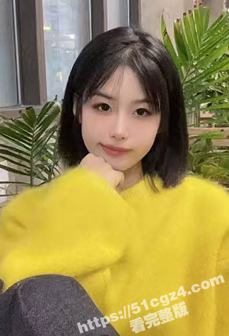 00后反差学生妹 放学后录自慰视频撩老师 白虎嫩穴敞开大门 勾引肉棒 骚穴已经急不可耐了