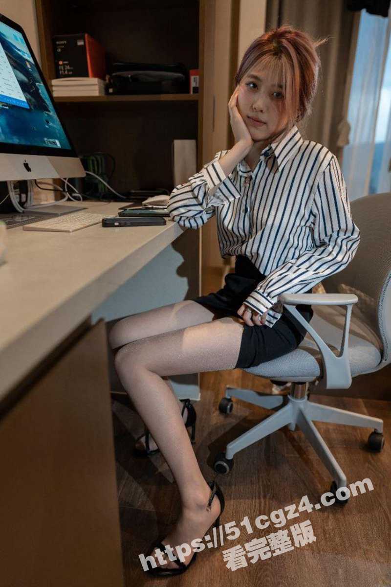 SSS尤物极品女大学相关图片