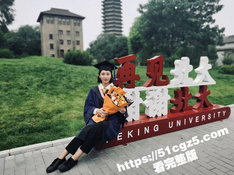 北大媚外母狗 萧轩伊 经常与黑人和洋爹约炮 甚至还拉上母亲一起伺候洋屌 闺蜜看不下选择曝光