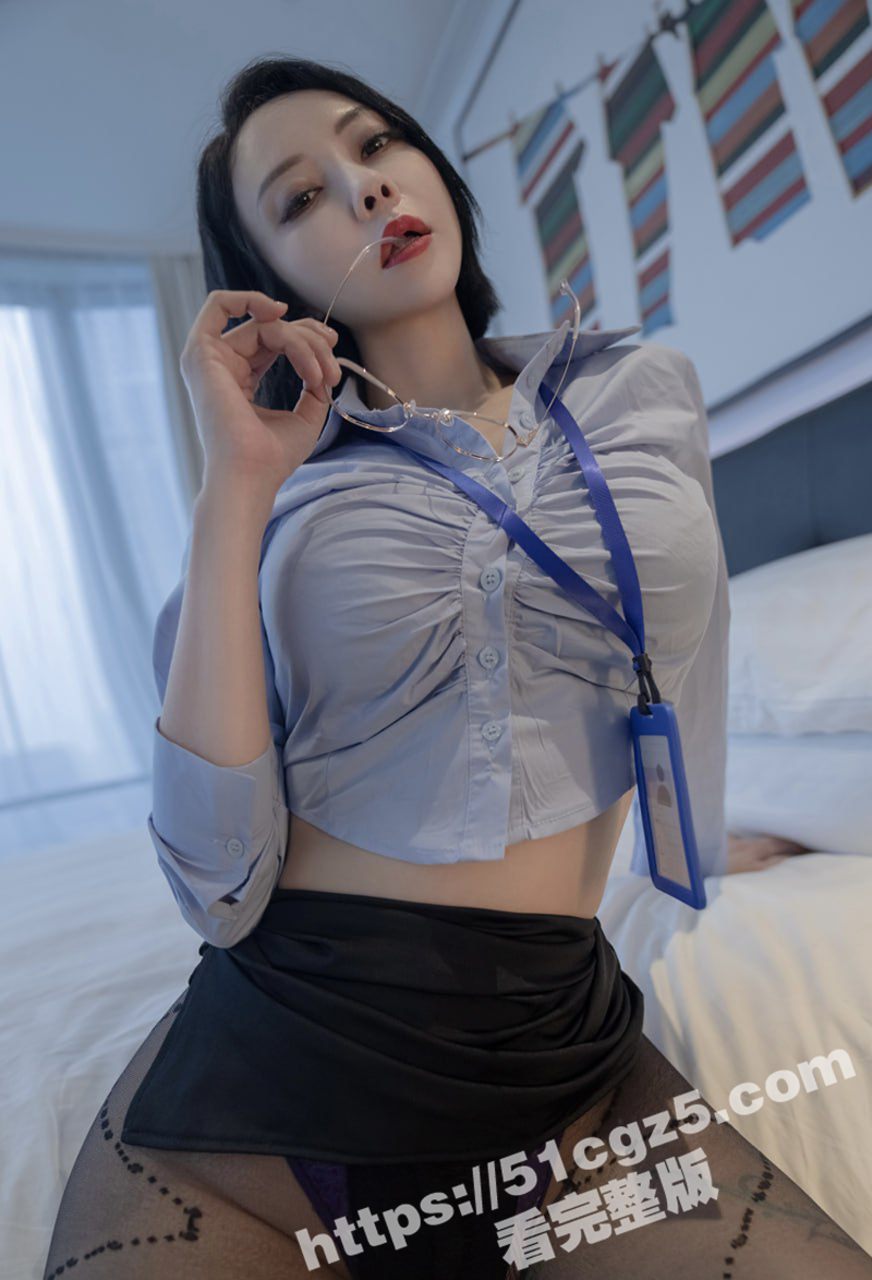 微博爆乳网红 果儿 相关图片