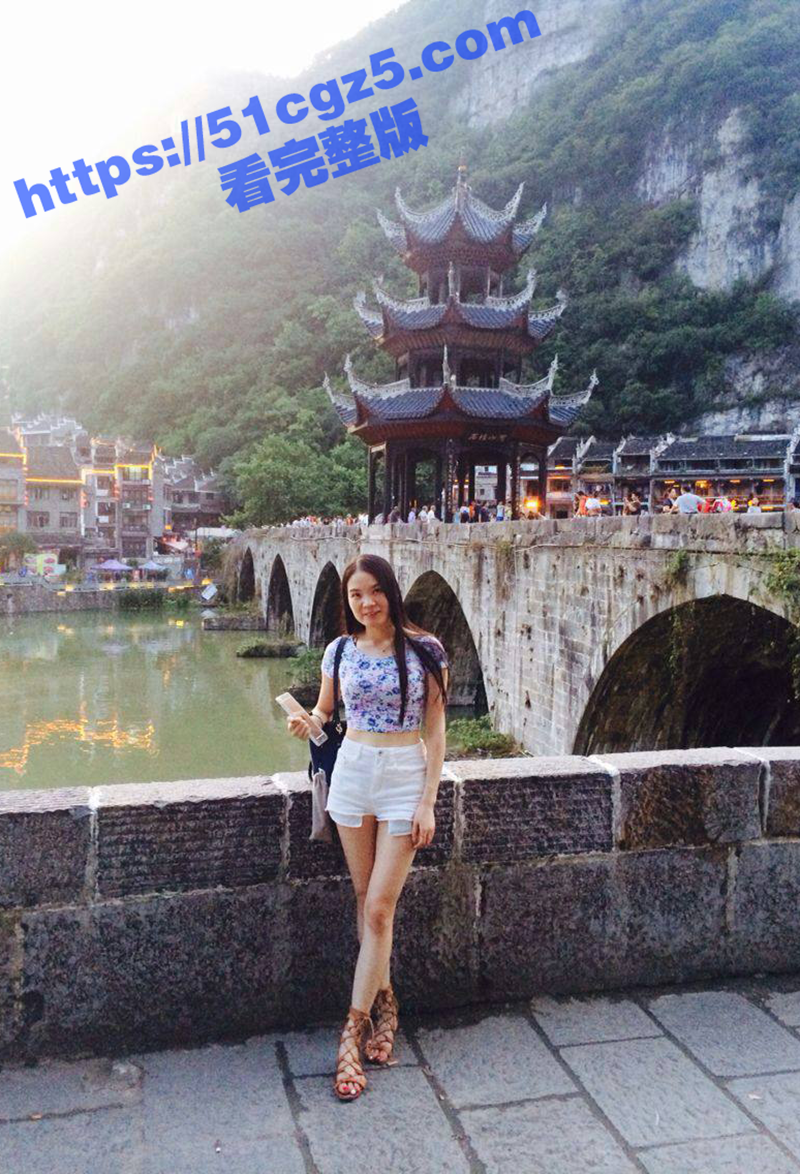 重庆反差人妻 李沐嵘相关图片