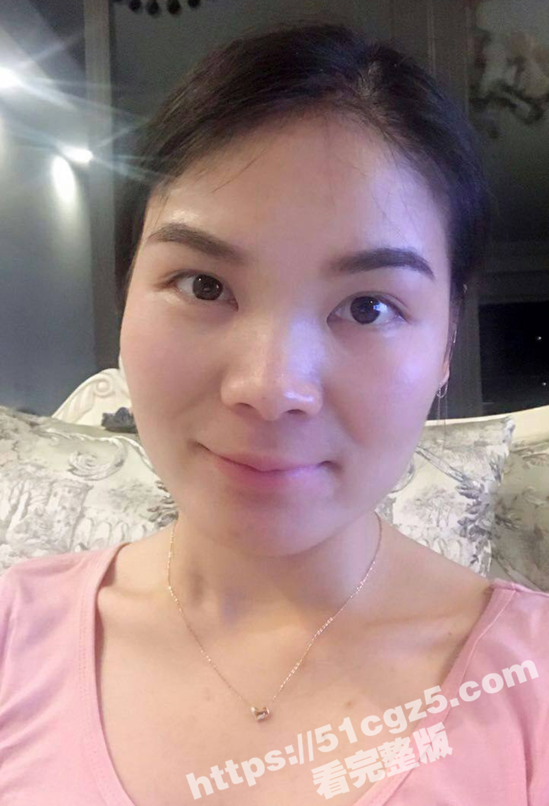 重庆反差人妻 李沐嵘相关图片