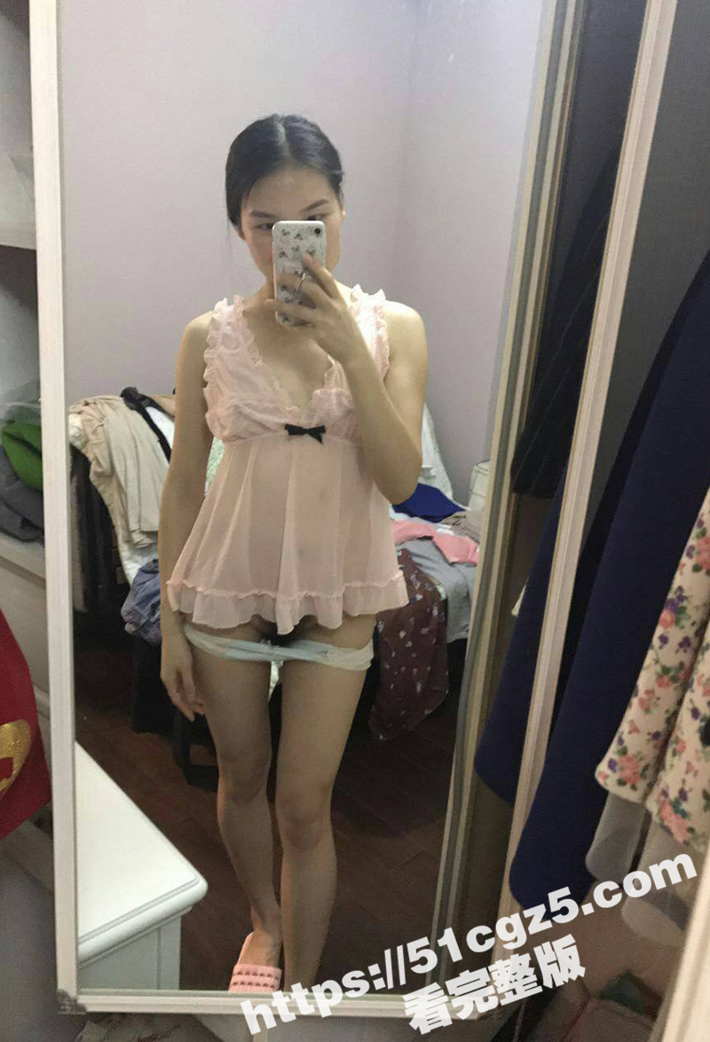 重庆反差人妻 李沐嵘相关图片