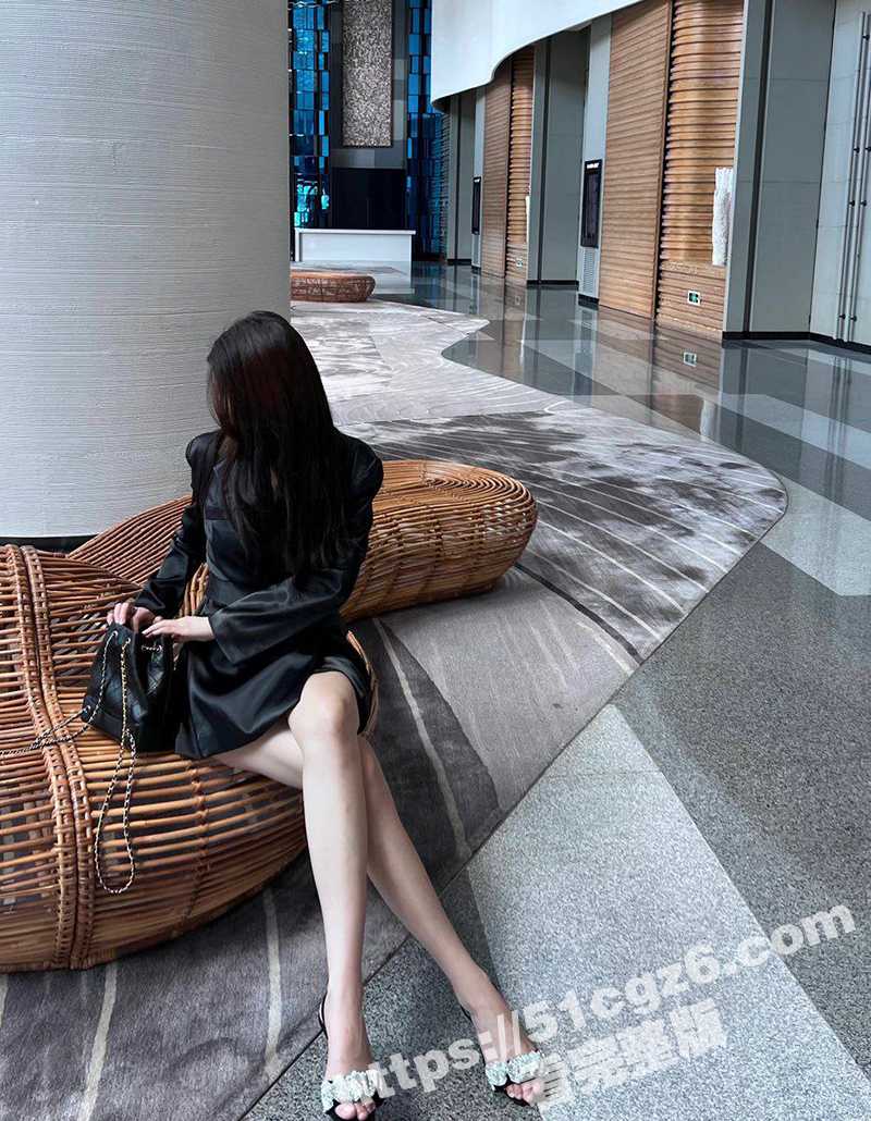 推特极品人妻少妇 MuMMovo五姨太 黑丝长腿尤物露出做爱视频流出 绝美身材就像一副行走的炮架