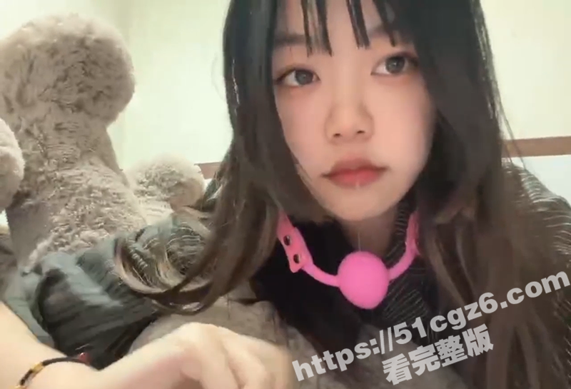 反差眼镜妹 黄颖彤 相关图片
