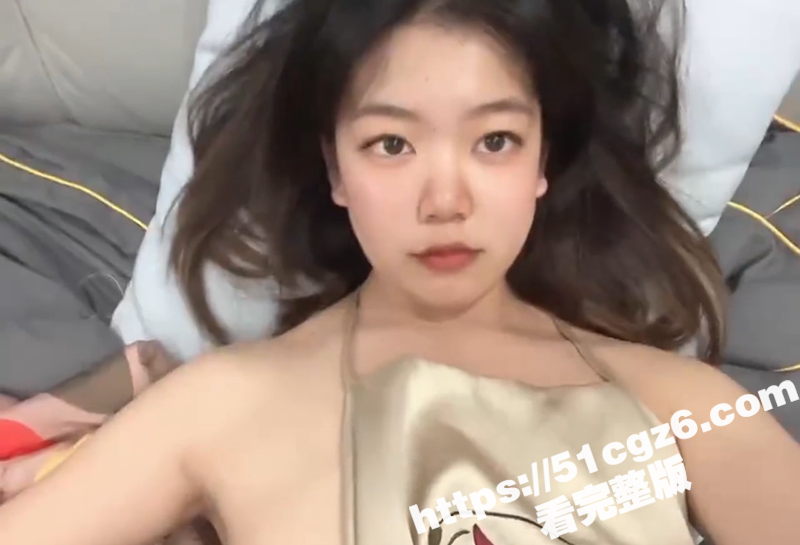 反差眼镜妹 黄颖彤 相关图片