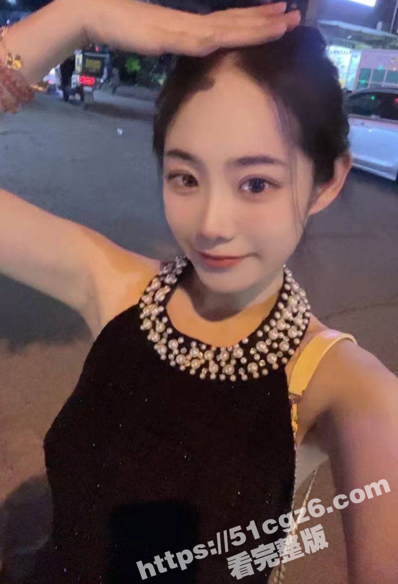 985高校校花酒店换相关图片