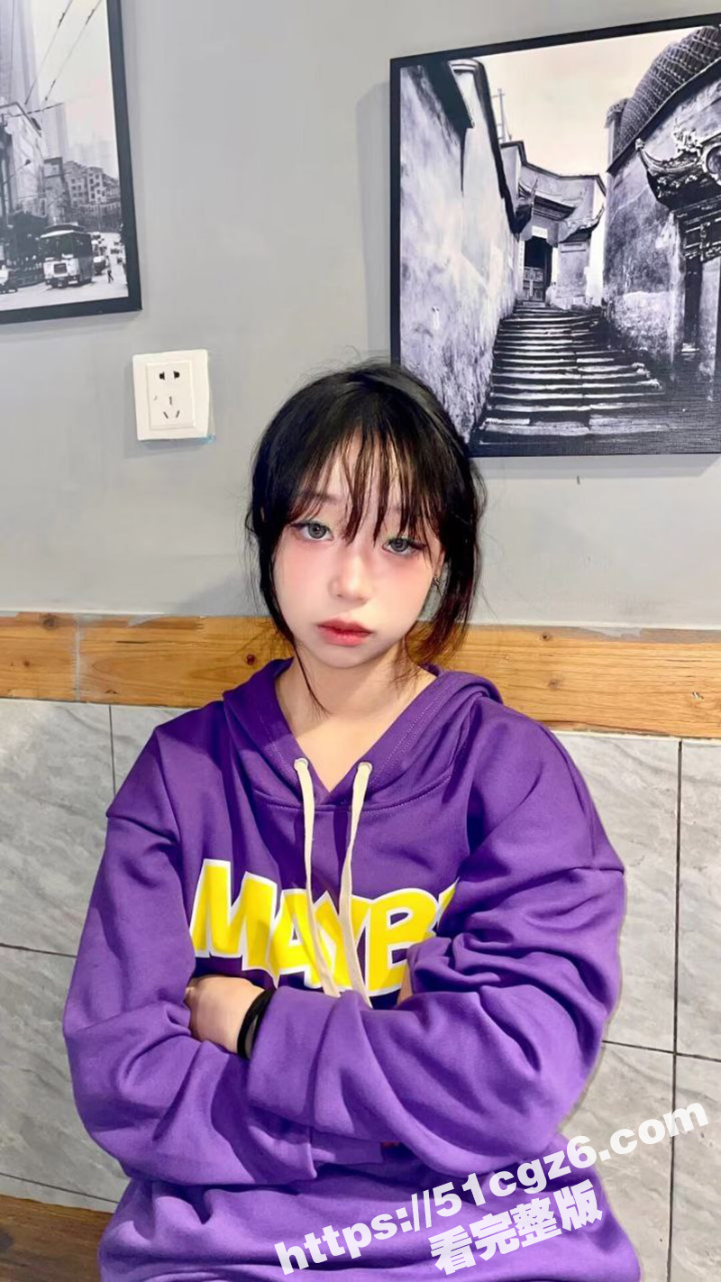 四川颜值嫩妹李志君 相关图片