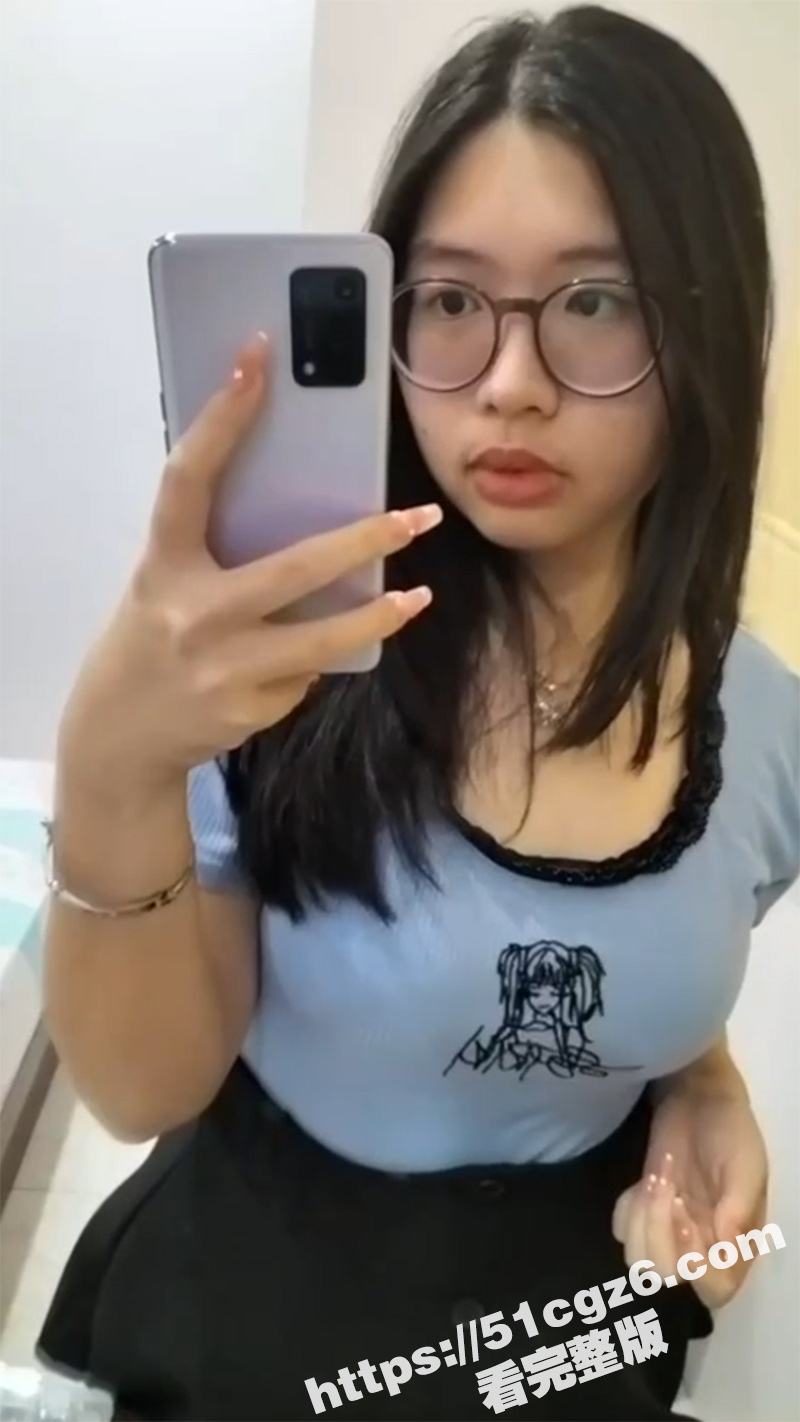 湖南理工学院 薛安琪 粉嫩小穴自慰网调视频曝光 极品眼镜女大学生 皮肤白嫩肥臀诱人