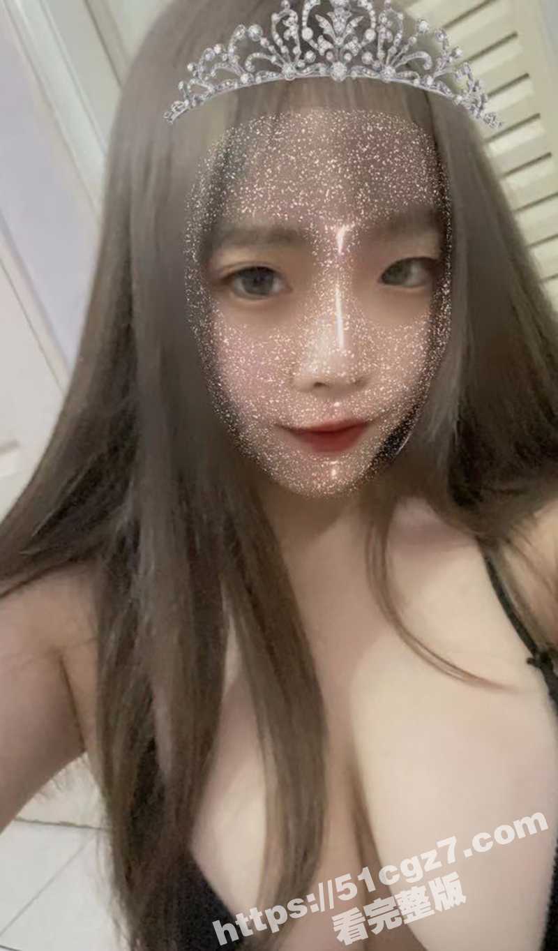 19岁爆乳学生妹黄译相关图片