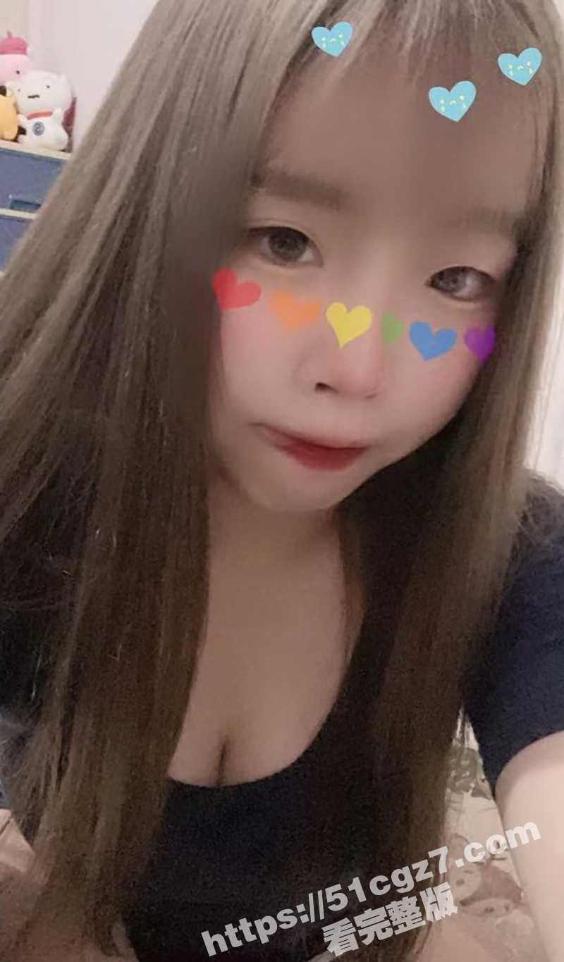 19岁爆乳学生妹黄译相关图片