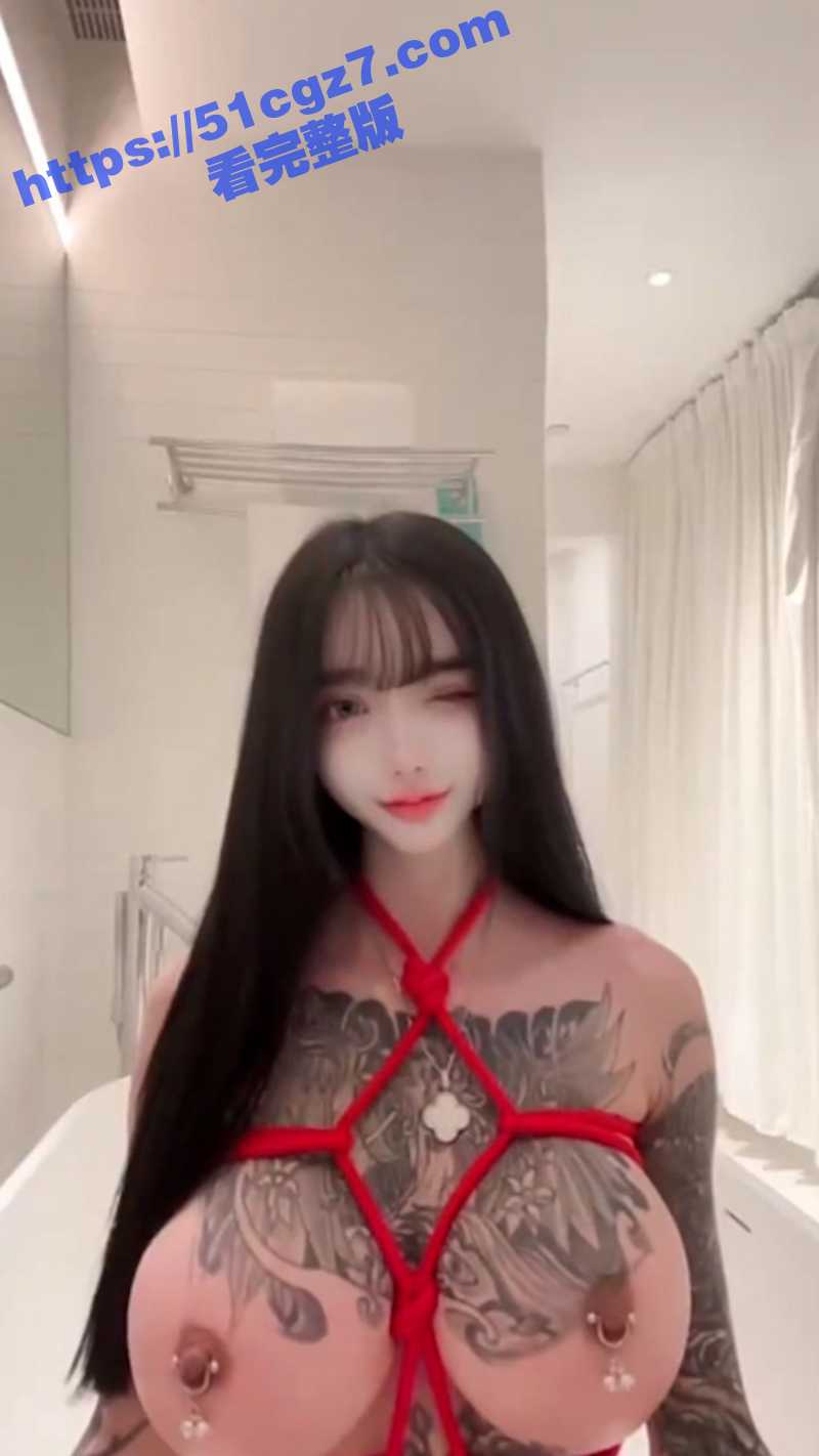 高颜值纹身网红 祎祎相关图片