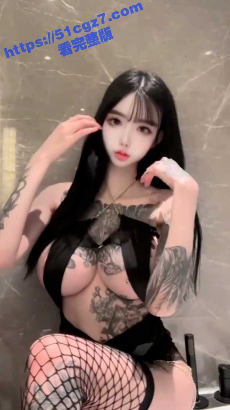 高颜值纹身网红 祎祎相关图片