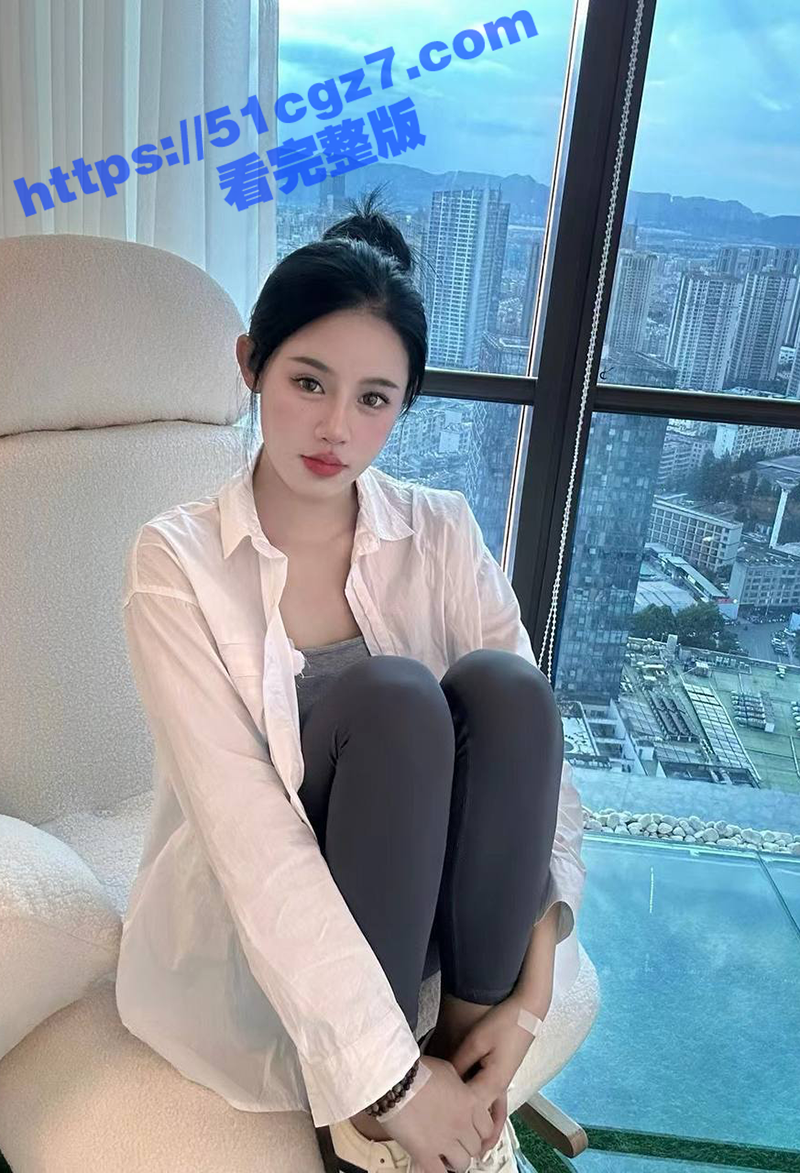 海角乱伦大神叔嫂乱伦 娇媚大嫂趁大哥午休 穿开裆袜勾引小叔子偷情 被按在楼梯间狠狠疼爱