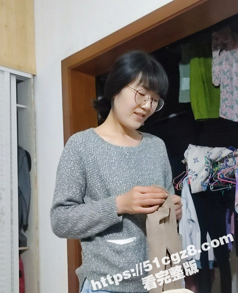 上海反差教师邵依珍 白天是为人师表的好老师 晚上是领导胯下的骚母狗 不雅照片及偷情视频曝光！