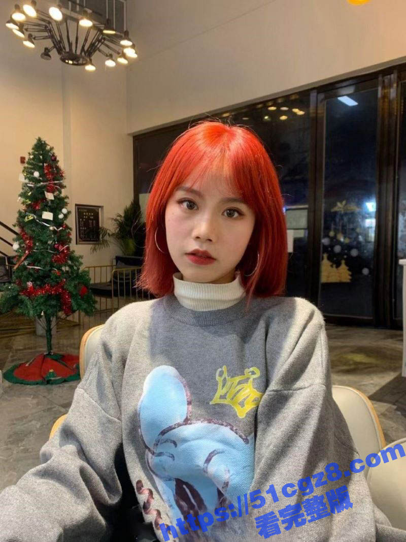 极品淫妻博主 一根象拔棒 门槛内群福利还有老婆婚纱照 一看就很骚的人妻 开裆肉丝足交榨精