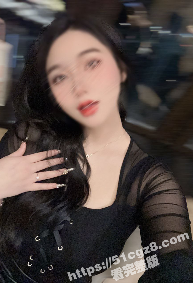 推特绝美人妻沦为富二相关图片