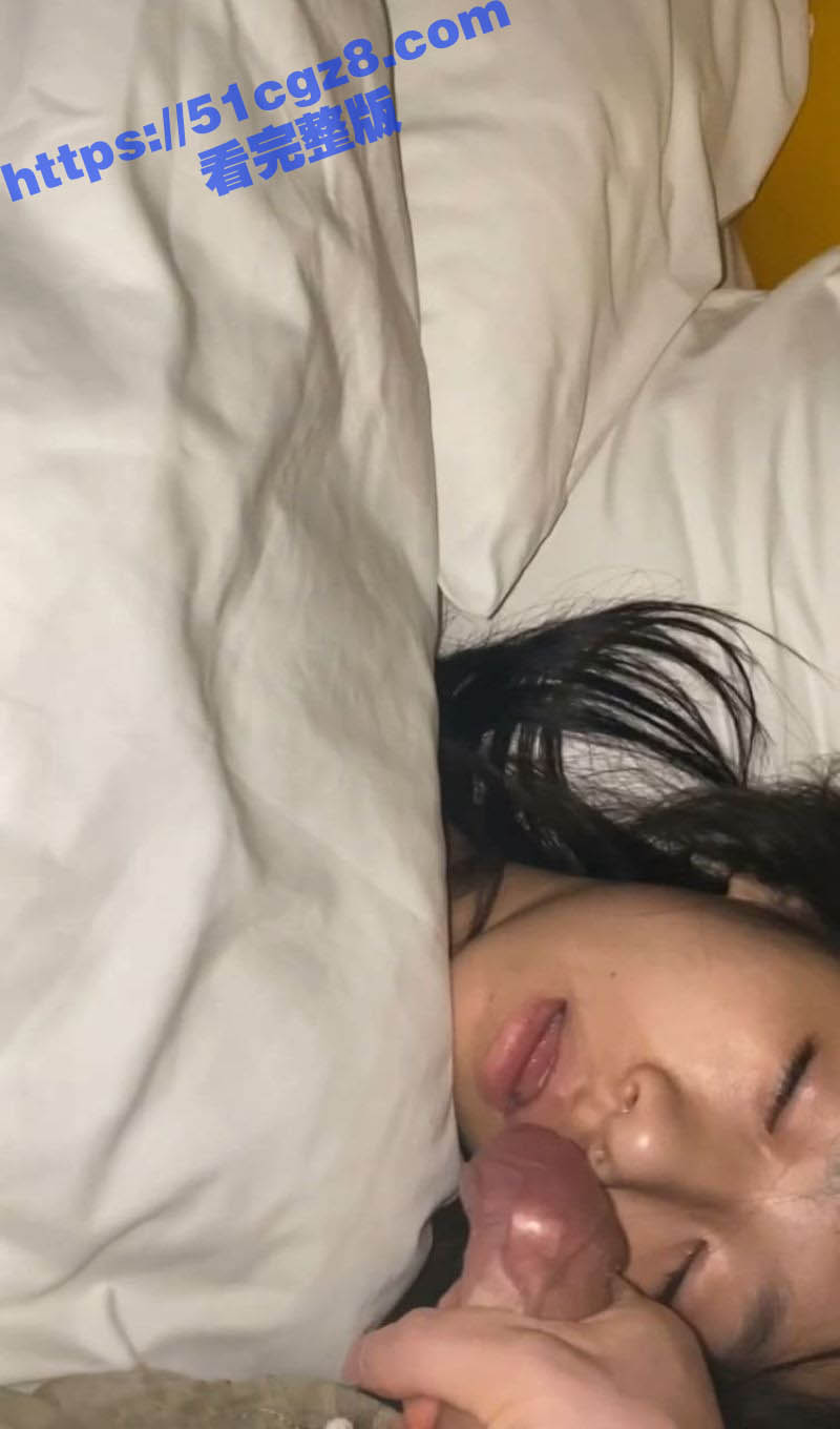 高颜值精神小妹熟睡后相关图片