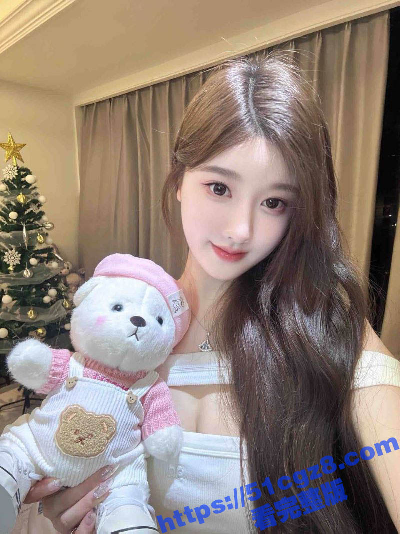 表面端庄高雅的尤物女神 私下居然和金主车震偷情 白虎嫩穴被肉棒填满 淫叫声骚气十足
