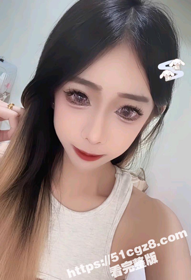 TIKTOK巨乳网红相关图片
