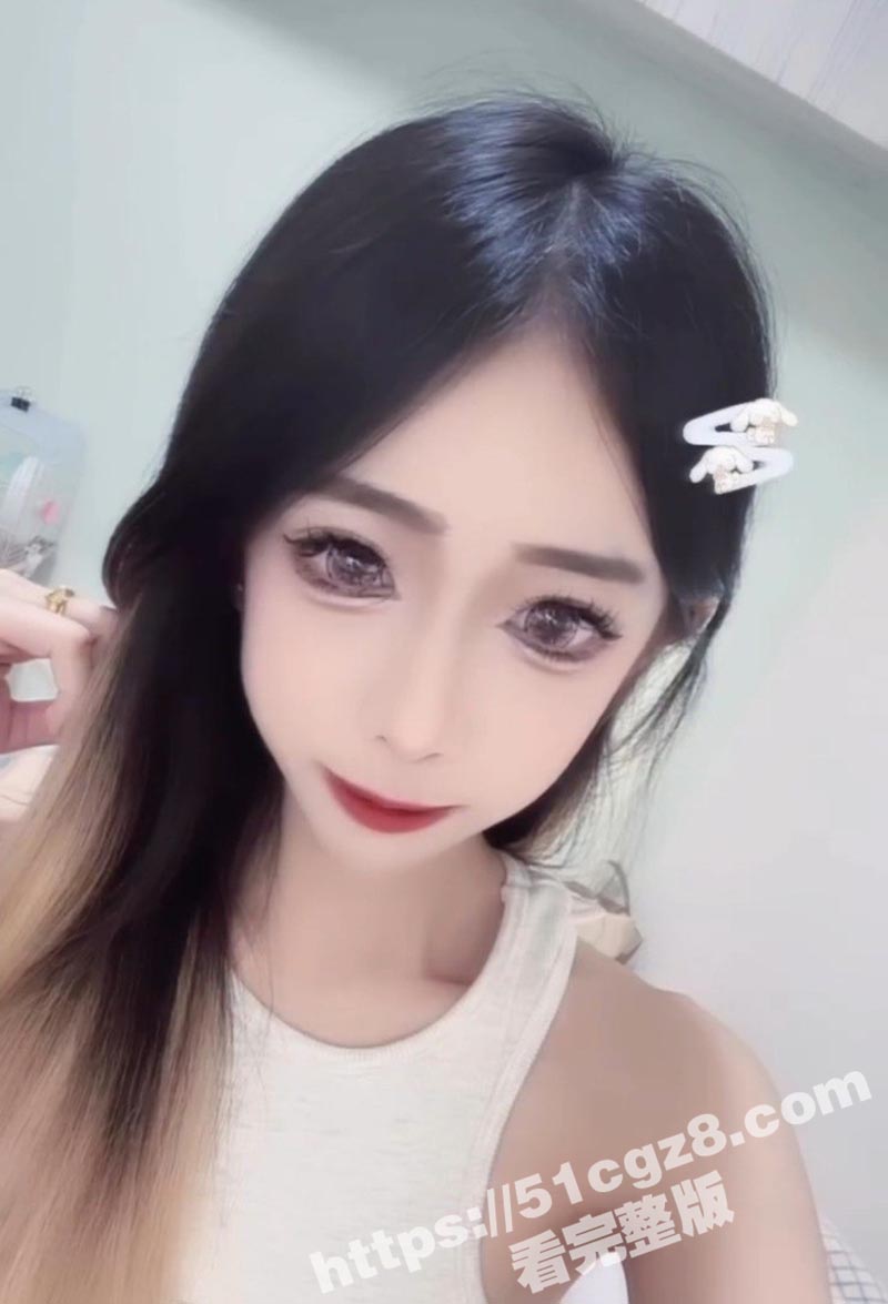 TIKTOK巨乳网红相关图片