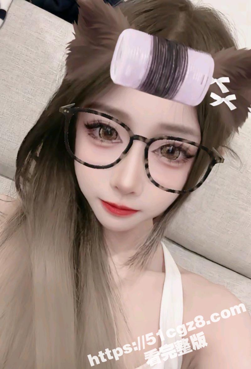 TIKTOK巨乳网红相关图片