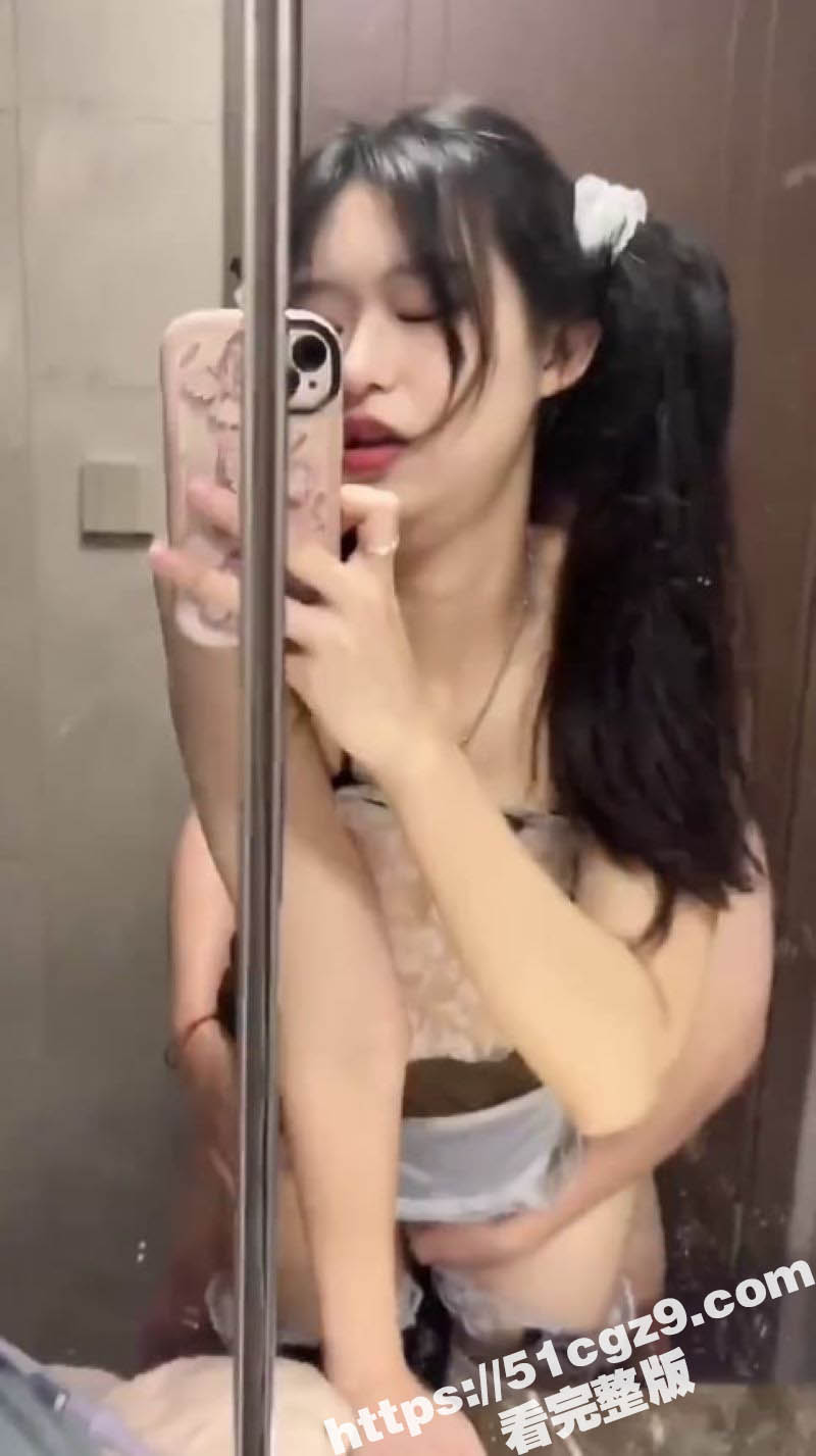 双马尾可爱小萝莉 性爱自拍泄密 身穿情趣装露脸骑乘榨精