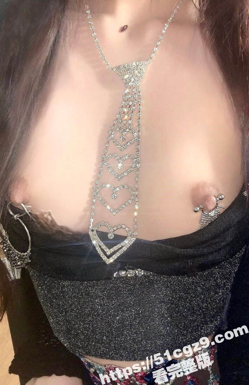 推特福利姬情趣道具女相关图片