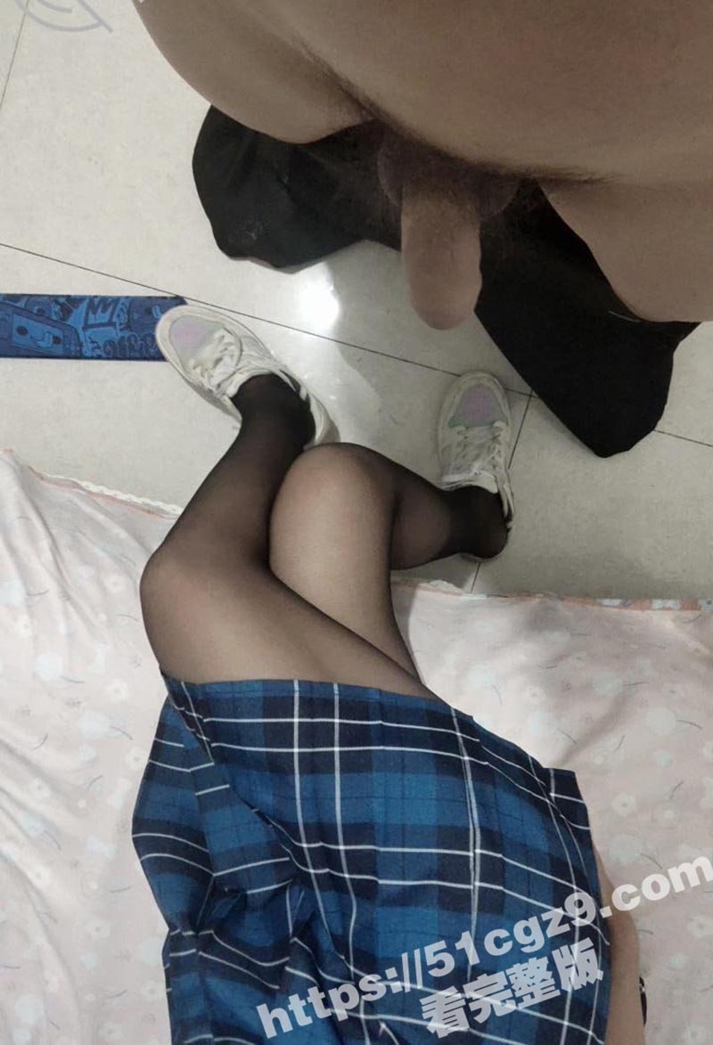 淫父重金诱操女儿闺蜜相关图片