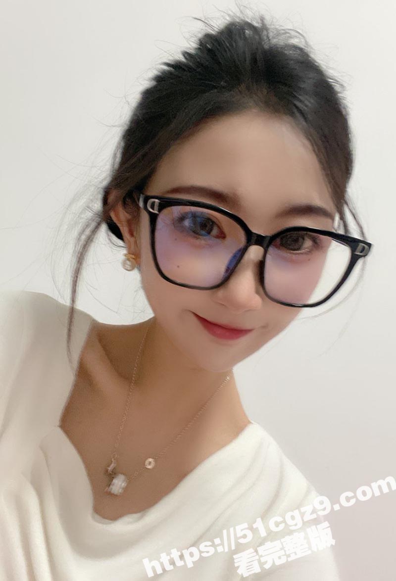 推特超美新婚人妻酒店偷人无套内射 清纯玉女熟练吞吐炮友肉棒 摇着屁股乞求大屌肆意操弄