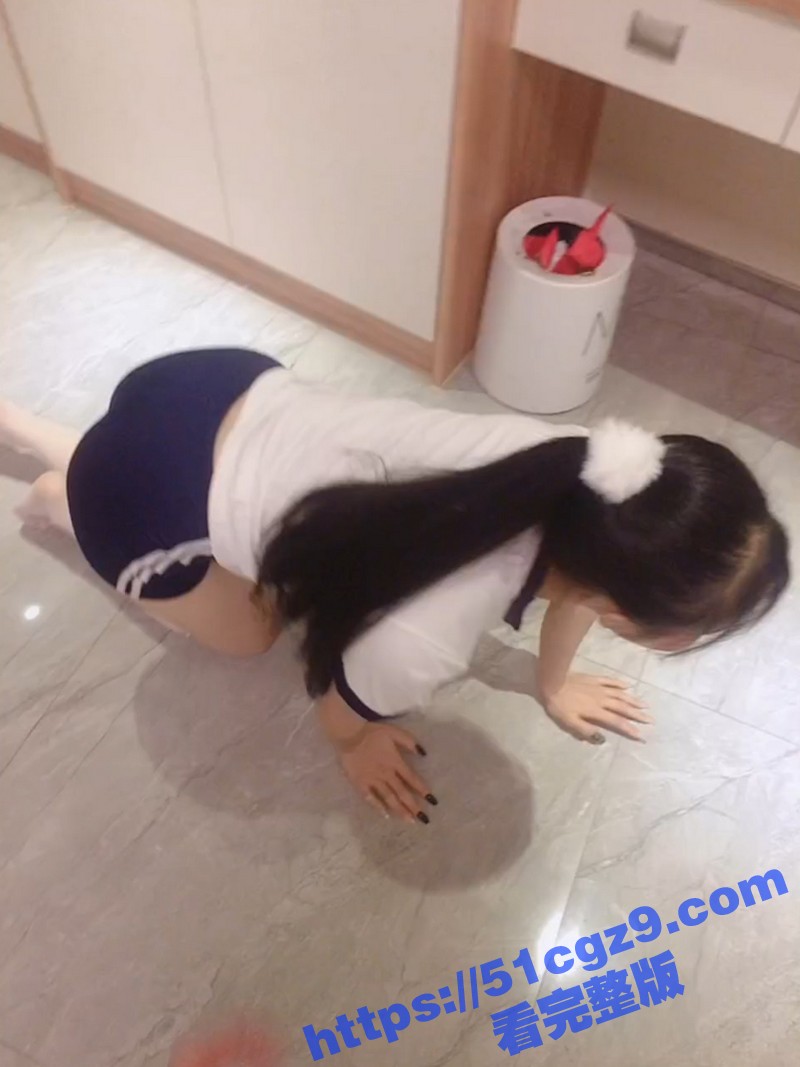 调教极品清纯高马尾母相关图片