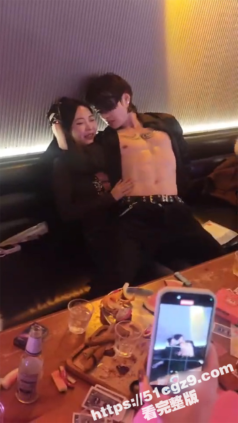 商K男模激情热舞 八相关图片