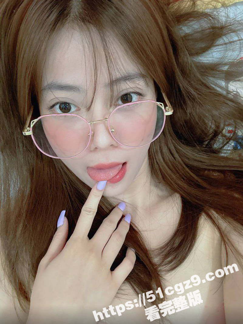 广西在校女大张思雨 相关图片